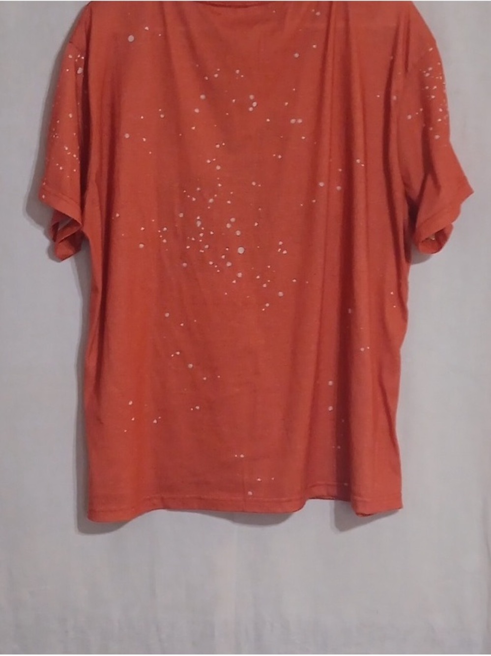 Men's Orange Short-Sleeve Crew Neck T-Shirt with Paint-Splatter Detail
